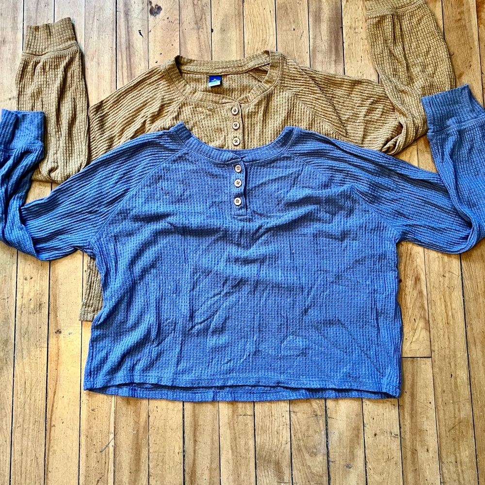 Old Navy Cropped Henley Shirts - Size XL 14/16